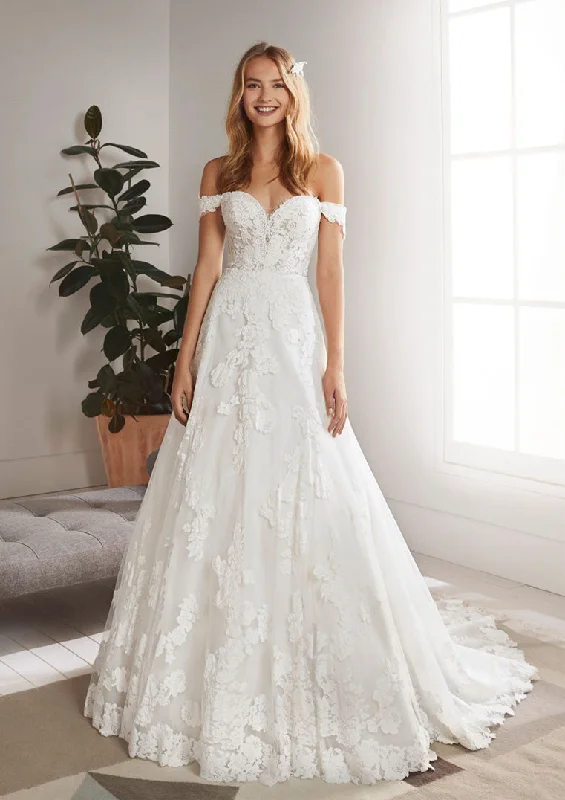 Deal of the Day White One Bridal OLIOLA Size 16 Pronovias Wedding Dress Lace Off the Shoulder A Line Gown Deal of the Day White One Bridal OLIOLA Size 16 Pronovias Wedding Dress Lace Off the Shoulder A Line Gown