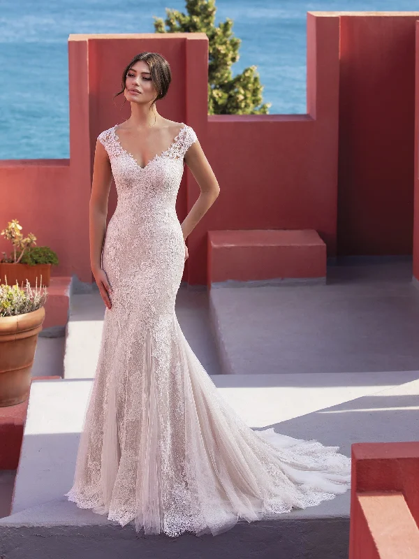 Super Sale White One CICELY Size 12 Lace Mermaid Wedding Dress Fit & Flare Bridal V Neck Super Sale White One CICELY Size 12 Lace Mermaid Wedding Dress Fit & Flare Bridal V Neck