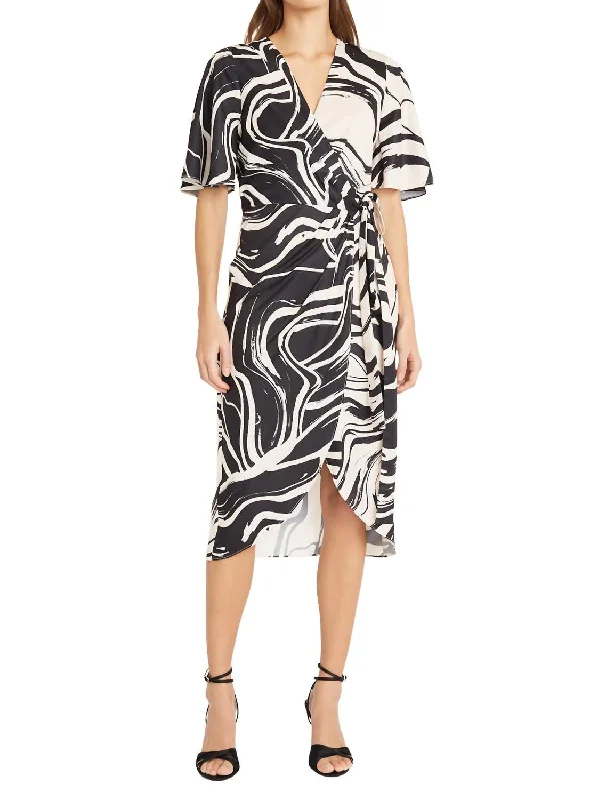 Great Bargains Crepe Dress In Black/cream