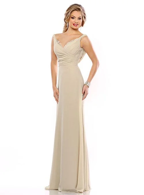 Unbeatable Prices Envious Couture 137 size 12 Ivory bridal gown v neckline with eyelash lace trim flowy chiffon bridal dress Unbeatable Prices Envious Couture 137 size 12 Ivory bridal gown v neckline with eyelash lace trim flowy chiffon bridal dress