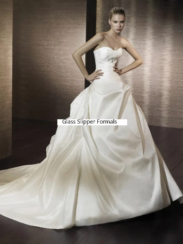 Markdowns Pronovias San Patrick Capri Bridal Gown Size 10 Off White Wedding Dress