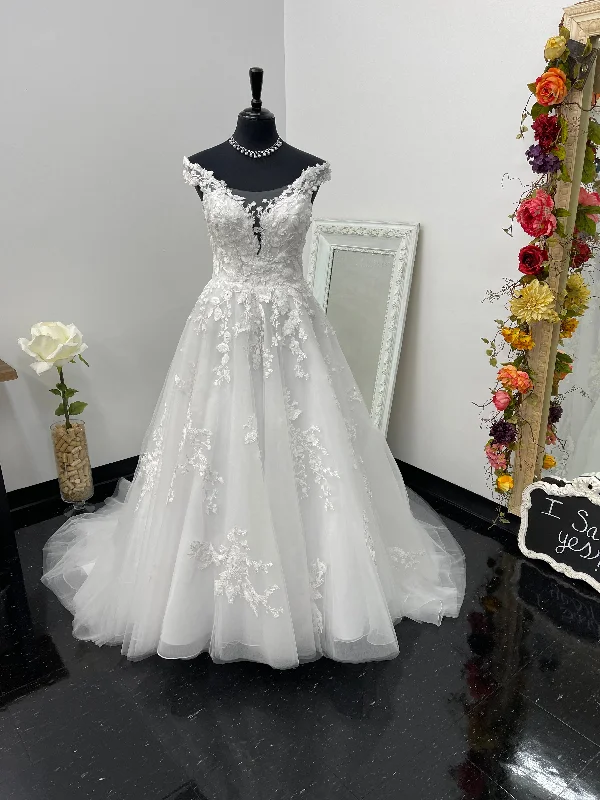 Discount Mania Casablanca Bridal 2406 Size 8 White Wedding Dress EVELINA Off the shoulder ballgown Bridal Gown Discount Mania Casablanca Bridal 2406 Size 8 White Wedding Dress EVELINA Off the shoulder ballgown Bridal Gown