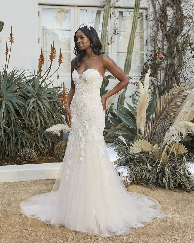 Mega Deal Casablanca Beloved BL343C Size 22 fit & Flare Lace Wedding Dress Mermaid Gown Mega Deal Casablanca Beloved BL343C Size 22 fit & Flare Lace Wedding Dress Mermaid Gown