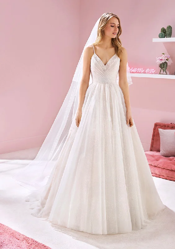 Hot Deal White One Bridal NICKI Size 16 Pronovias Wedding Dress Shimmer Tulle Princess V Neck Gown Hot Deal White One Bridal NICKI Size 16 Pronovias Wedding Dress Shimmer Tulle Princess V Neck Gown