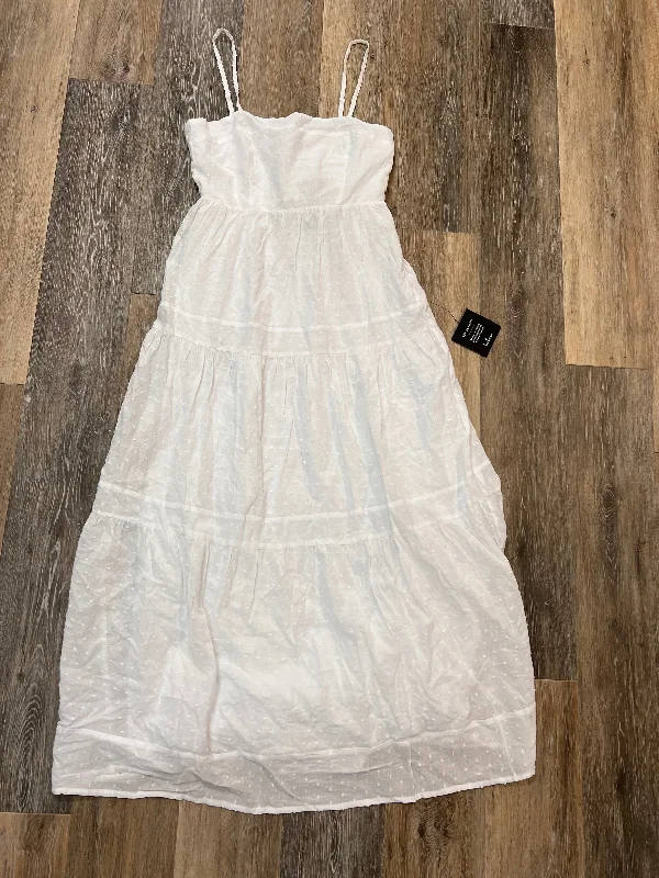 Inventory Reduction Dress Casual Maxi By Lulus In White, Size: S