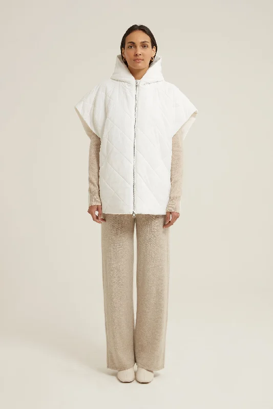 Act Fast Quale Quilted Cape