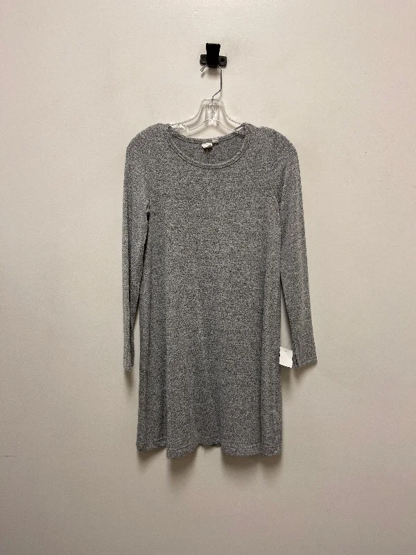 Savings Galore Dress Casual Midi By Gap In Grey, Size: Petite   S
