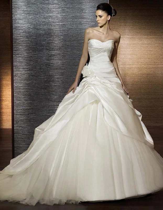 Act Now San Patrick Cantico Size 14 Satin Ballgown Wedding Dress Tulle Pickups skirt Act Now San Patrick Cantico Size 14 Satin Ballgown Wedding Dress Tulle Pickups skirt