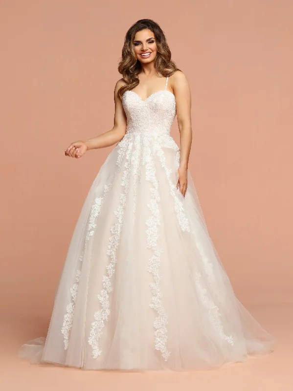 Can't Miss Davinci Bridal 50583 Tulle Ballgown Wedding Dress Cascading Lace Sweetheart Strapless Can't Miss Davinci Bridal 50583 Tulle Ballgown Wedding Dress Cascading Lace Sweetheart Strapless