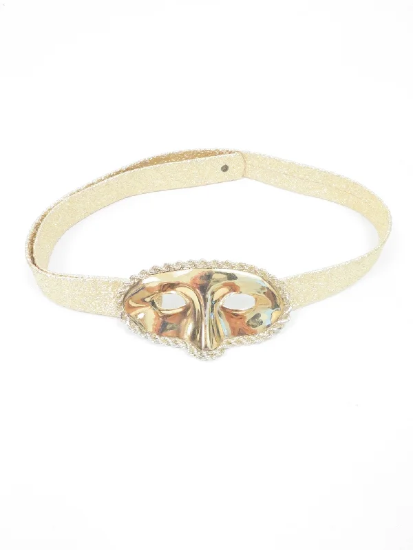 Exclusive Savings eyes wide shut