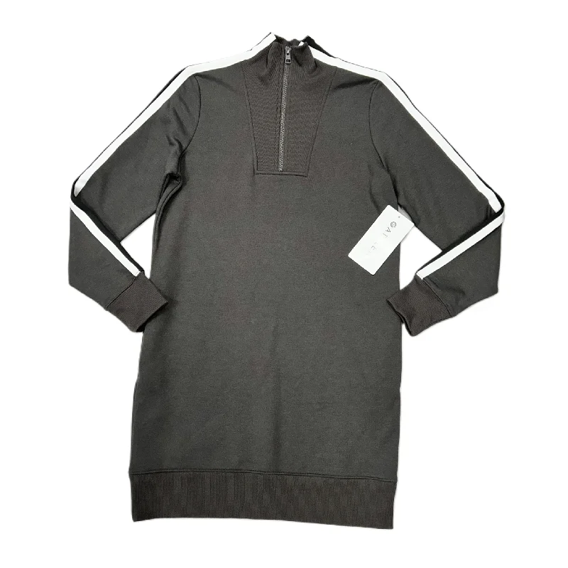 Savings Alert Athletic Dress By Athleta In Grey & White, Size: Xsp